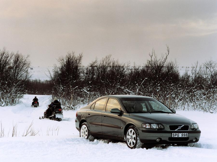  Volvo S60 AWD 2002 года  (фото 4 из 13)